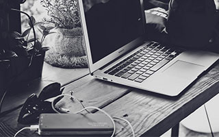 意甲知名评论员：圣西罗是米兰主席建的，肯定不愿意搬走，新球场可能加速红鸟卖球队